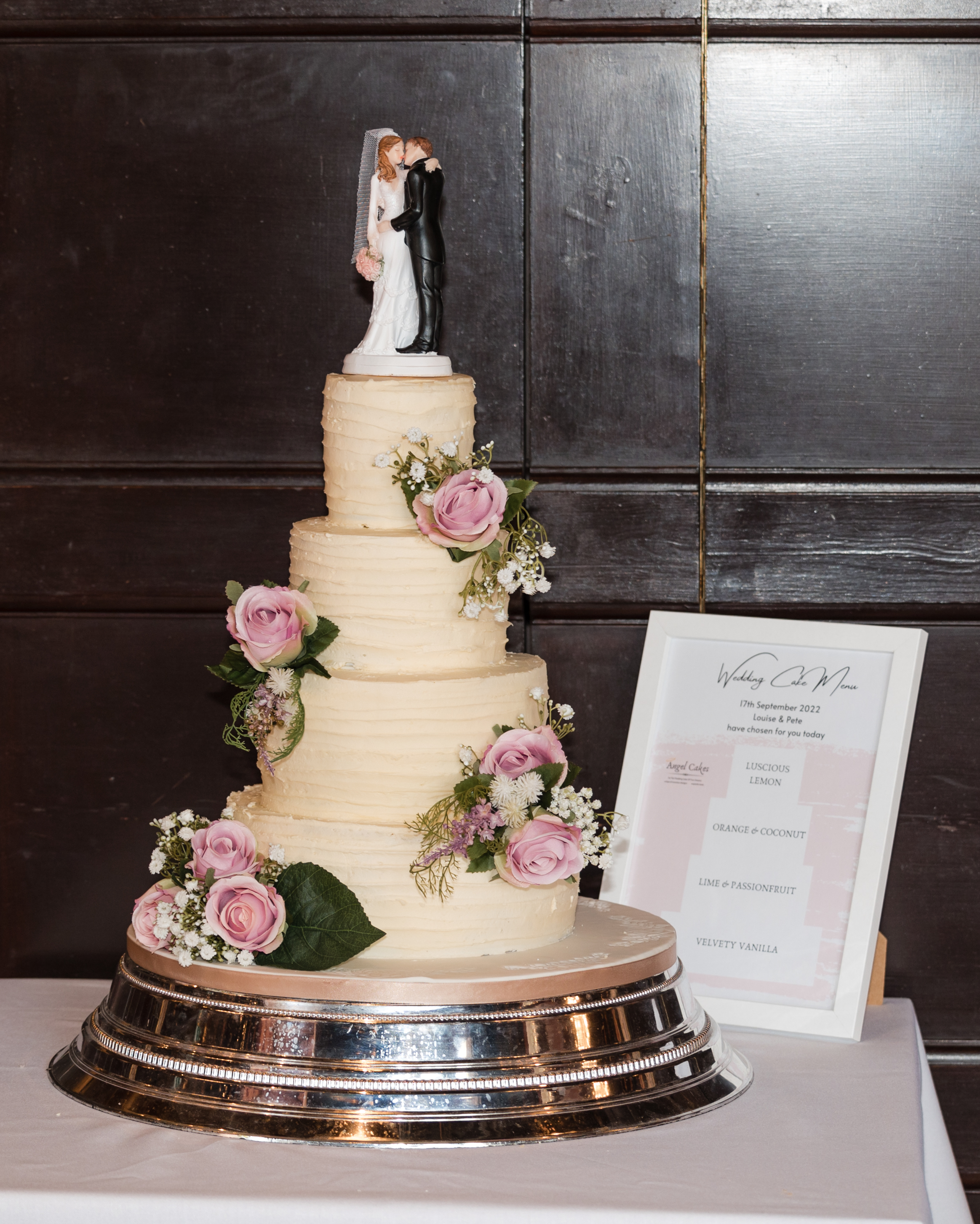Contemporary cake with flowers