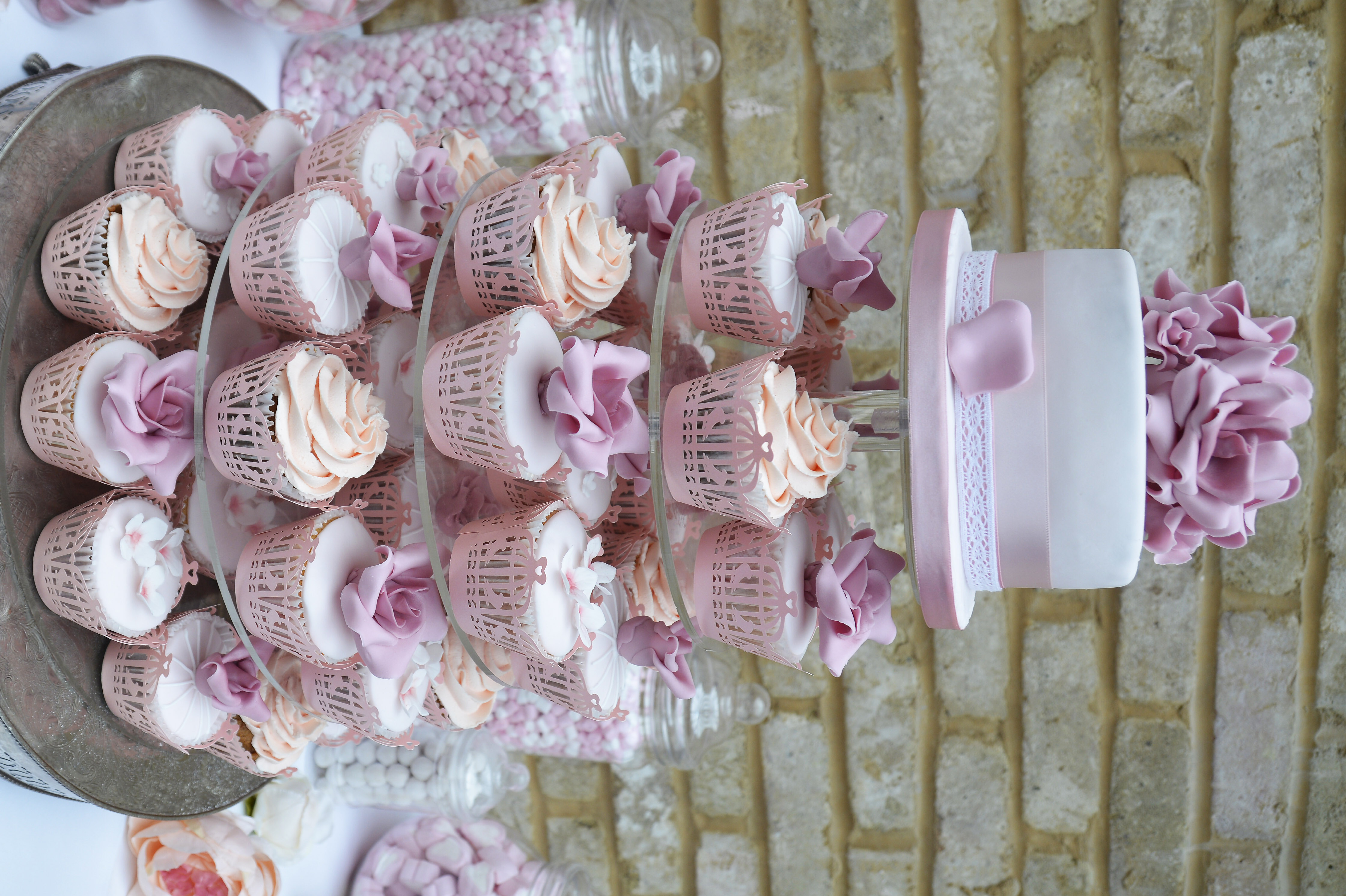 Cupcakes with floral decoration