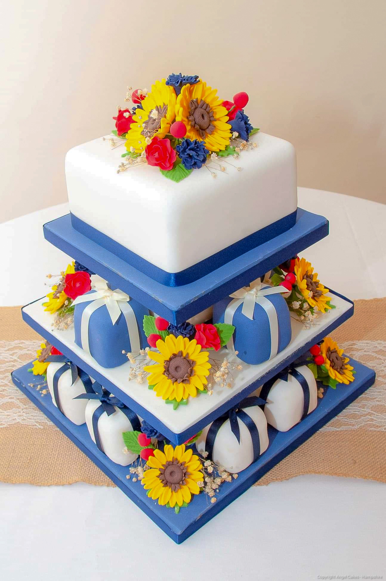 Mini cakes display