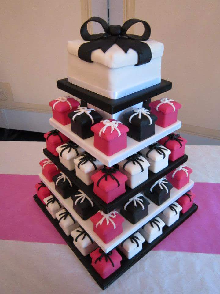 Individual mini cakes
