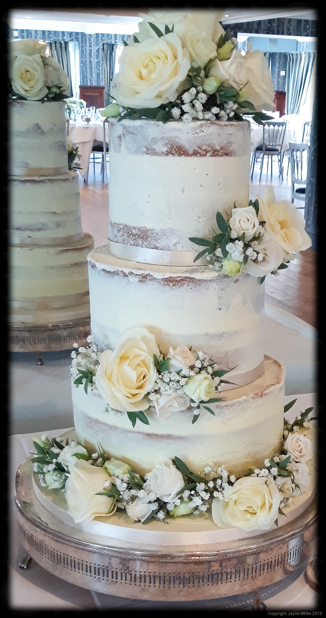 Semi-naked wedding cake detail